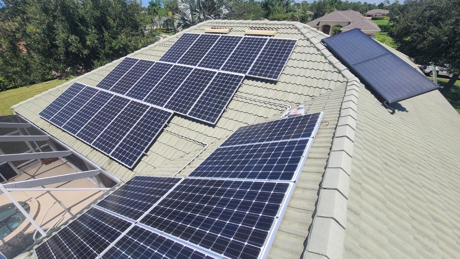 Clean tile roof completed by Stwan's Pressure Washing